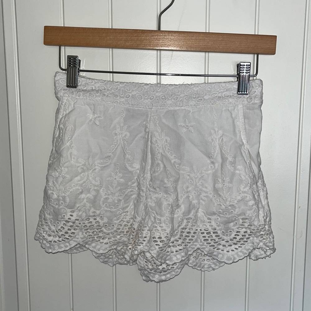 White Shorts with Super Cute Bow Detailing